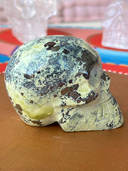 Serpentijn met Pyriet S Skull/ kristallen schedel