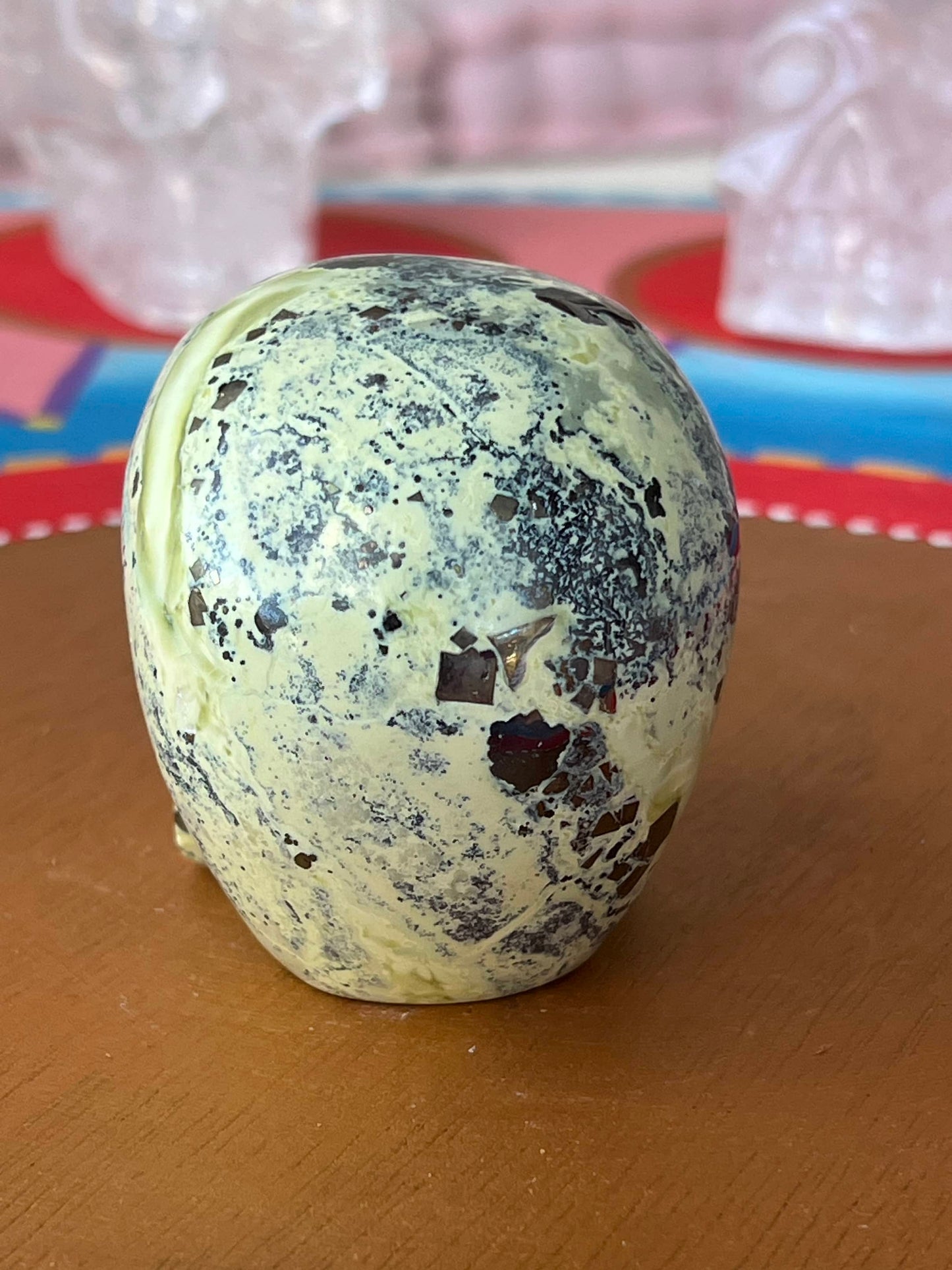 Serpentijn met Pyriet S Skull/ kristallen schedel